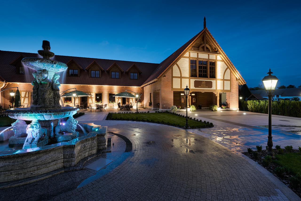 Hotel Palac Poledno Екстер'єр фото