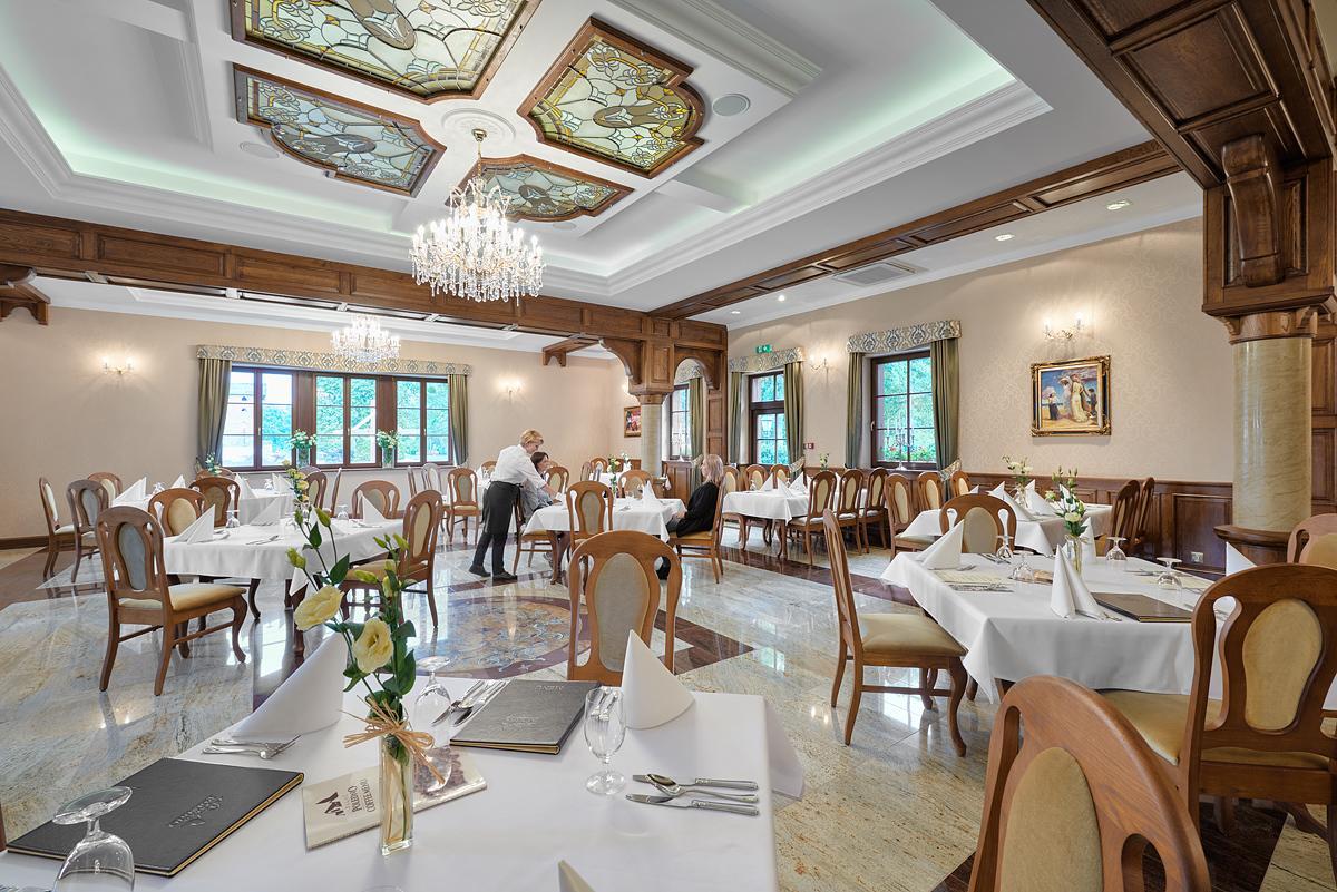 Hotel Palac Poledno Екстер'єр фото