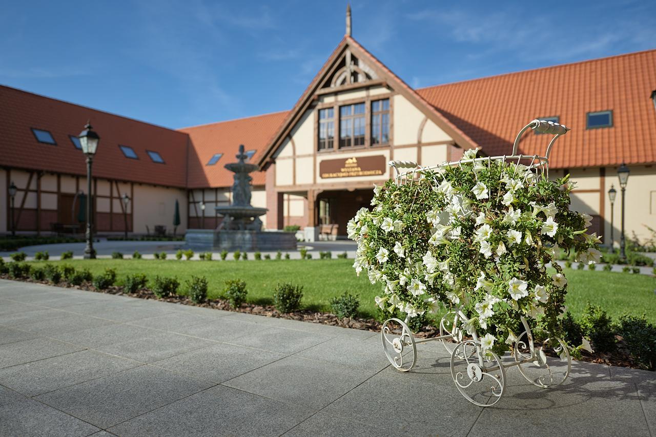 Hotel Palac Poledno Екстер'єр фото