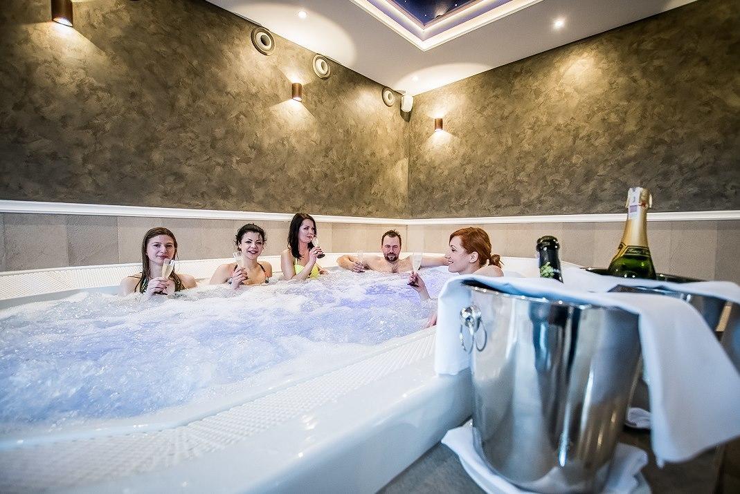 Hotel Palac Poledno Екстер'єр фото