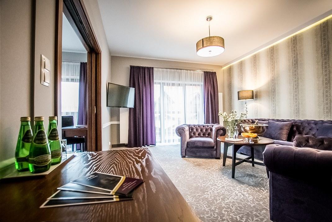 Hotel Palac Poledno Екстер'єр фото